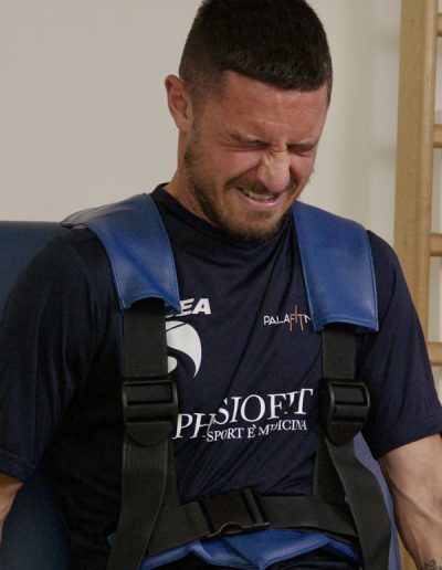 seduta-riabilitazione-fisioterapia-atleta-calciatore